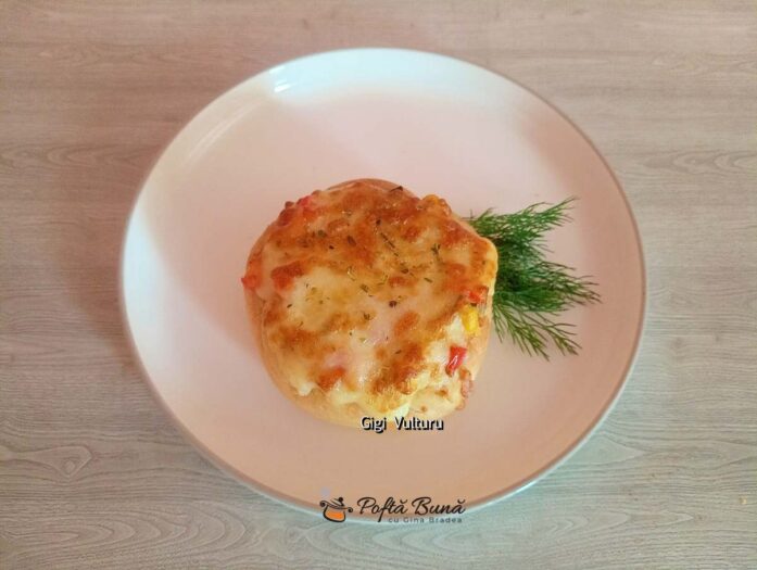 Chifle umplute cu legume și mozzarella