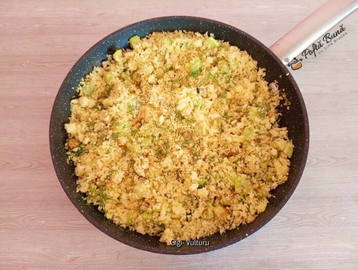 Couscous cu dovlecei, mărar și usturoi