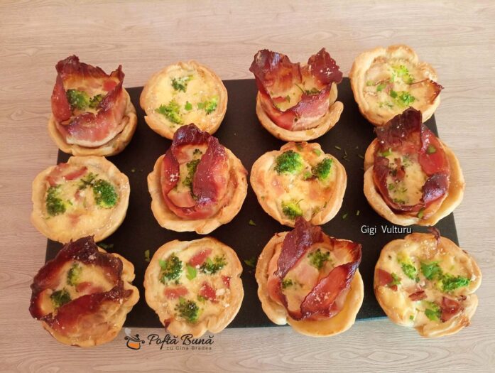 Mini quiche cu broccoli, cașcaval și bacon