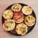 Mini quiche cu broccoli, cașcaval și bacon