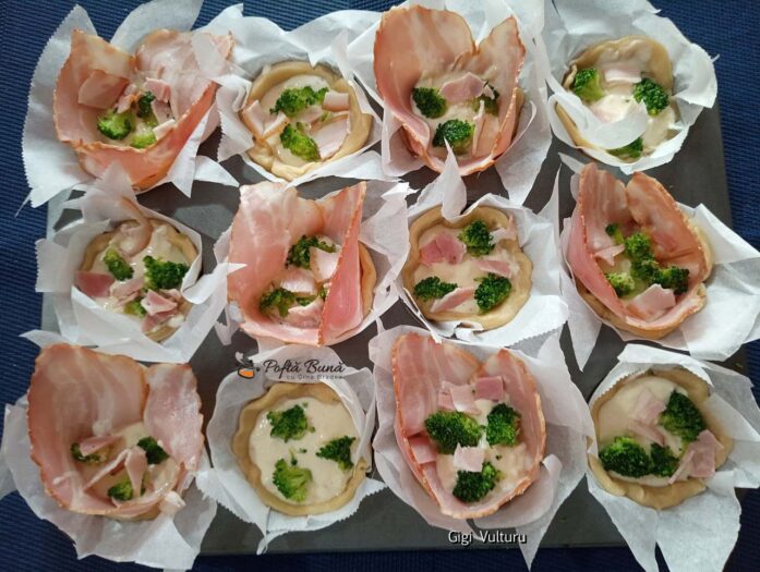 Mod de preparare pentru mini quiche cu broccoli, cașcaval și bacon