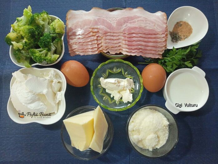 Ingrediente pentru mini quiche cu broccoli, cașcaval și bacon