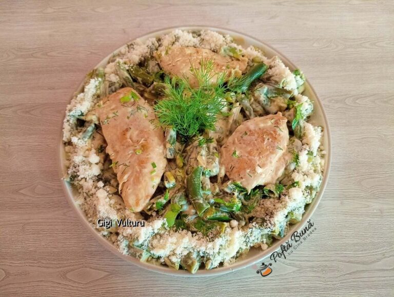 Piept de pui cu smântână și fasole verde