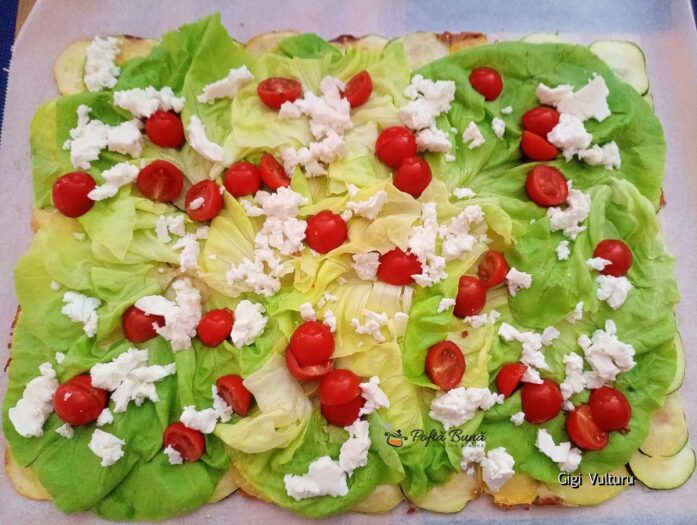 Mod de preparare pentru rulada din dovlecei, mozzarella, salată și roșii cherry