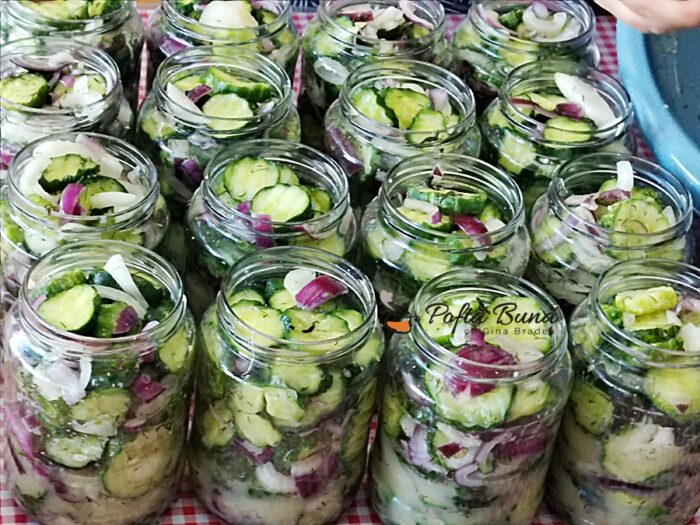Mod de preparare pentru salata de castraveți cu ceapă și mărar pentru iarnă