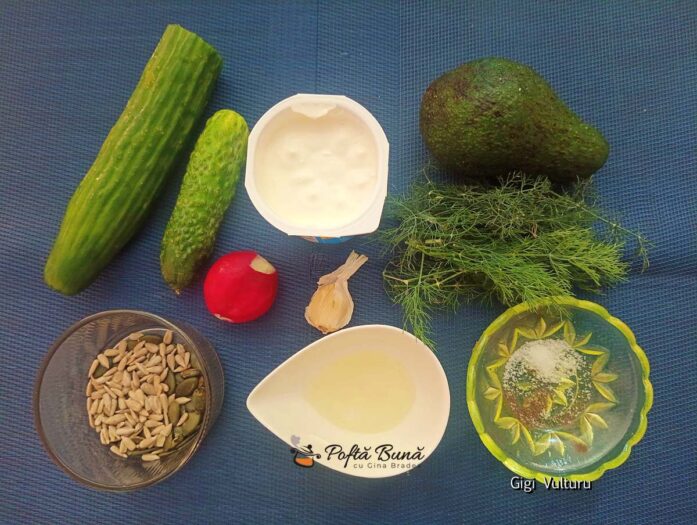 Supă rece de avocado și castraveți