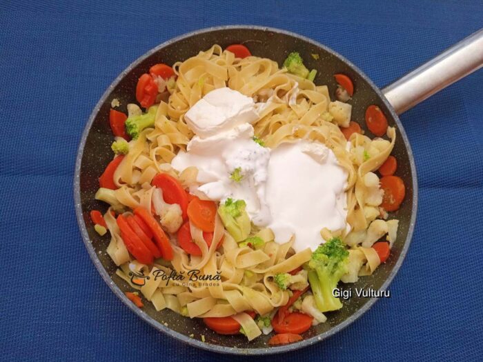 Tagliatelle cu legume și smântână - mod de preparare Tagliatelle cu legume și smântână - mod de preparare