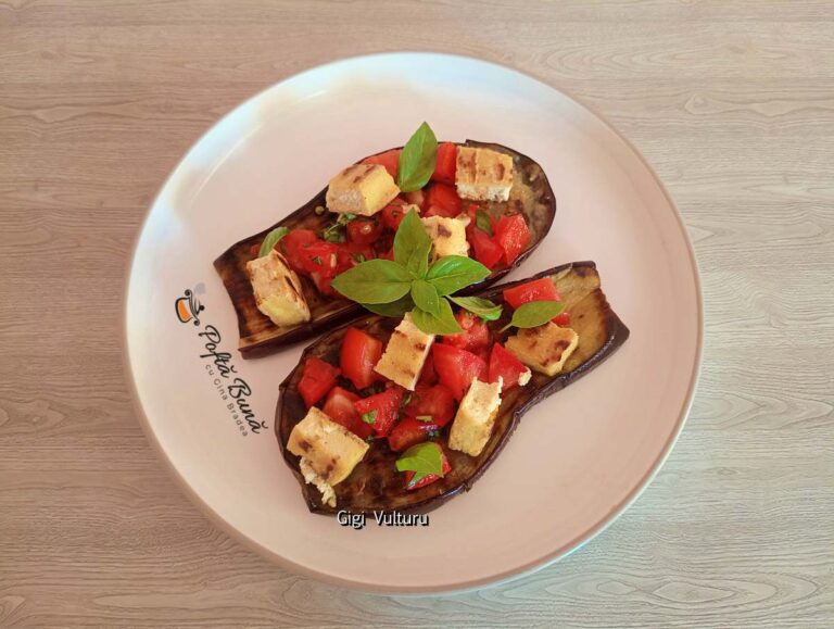 Vinete la grătar cu roșii, busuioc și brânză tofu