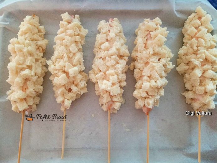 Corndog cu crenvurști și crustă de pâine - mod de preparare