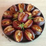 Prune cu gorgonzola și nuci la cuptor